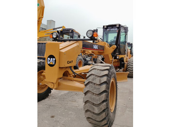 Niveleuse CATERPILLAR 140H