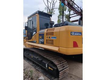 Pelle sur chenille KOMATSU PC240LC-8