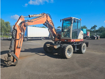 Pelle sur pneus TEREX