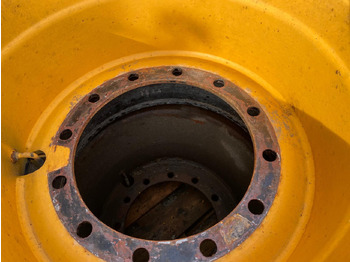 Roue complète pour Engins de chantier Liebherr 20,5R 25 aus L531: photos 3
