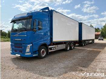 Camion fourgon VOLVO