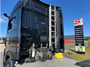 Tracteur routier Mercedes-Benz Actros 2545 LS: photos 4