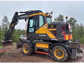 Pelle sur pneus VOLVO EWR150E