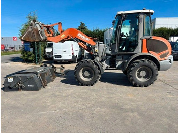 Atlas 75e S. Schaufel, Gabel, Bürste. en leasing occasion Atlas 75e S. Schaufel, Gabel, Bürste.: photos 1