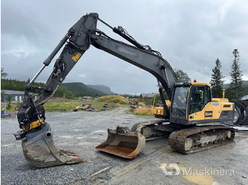 Pelle sur chenille VOLVO EC220DL