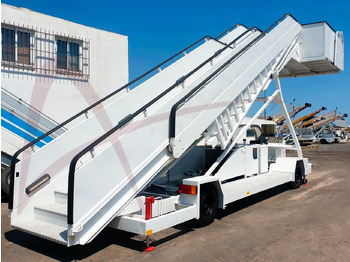 Escalier d'embarquement FMC