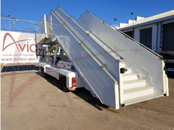 Escalier d'embarquement TLD ABS-580: photos 3