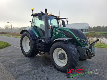 Tracteur agricole VALTRA T194