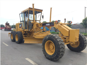 Niveleuse CATERPILLAR 140H