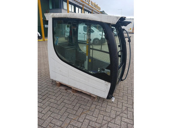 Cabine et intérieur LIEBHERR