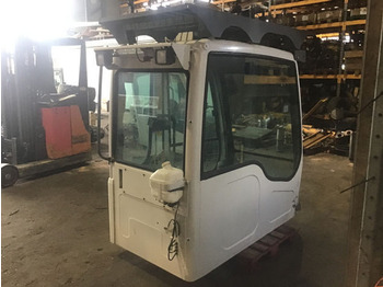 Cabine et intérieur LIEBHERR
