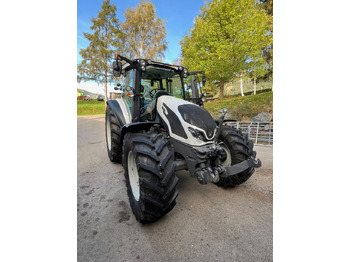 Tracteur agricole VALTRA