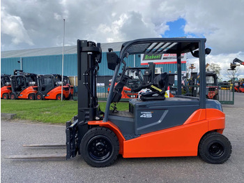 Chariot élévateur électrique Toyota 8FBMT45: photos 4 Chariot élévateur électrique Toyota 8FBMT45: photos 4