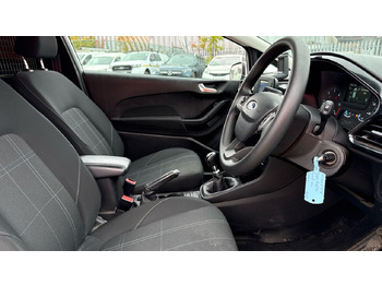 Voiture FORD FIESTA 1.5 TDCi: photos 5