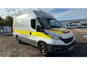 Fourgon utilitaire IVECO Daily