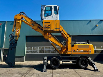 Pelle de manutention LIEBHERR A 924