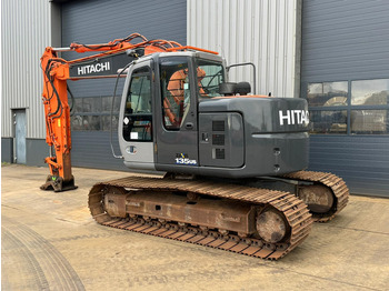 Pelle sur chenille Hitachi ZX135US: photos 3