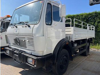 Camion MERCEDES-BENZ