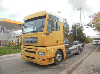 Camion porte-conteneur/ Caisse mobile MAN TGA 26.440