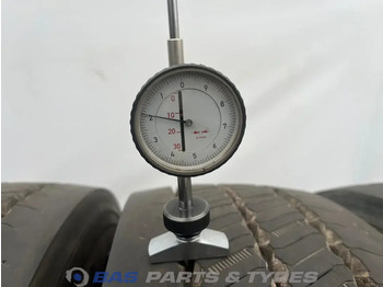 Pneu pour Camion Continental Continental 245/70R17.5 HTR2+ 143/141 M+S 3PMSF gebruikte set: photos 3