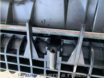 Radiateur pour Camion Renault Radiateur Renault DTI13 480 7422062510: photos 3 Radiateur pour Camion Renault Radiateur Renault DTI13 480 7422062510: photos 3