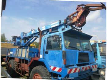 Camion grue, Grue mobile Renault tarière PPM