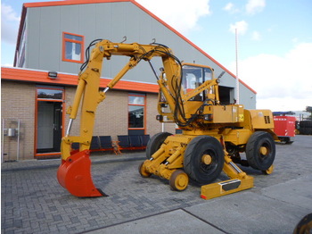 Pelle sur pneus MECALAC