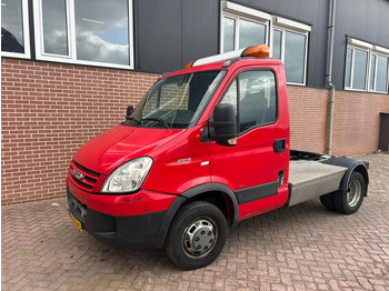 Tracteur routier IVECO Daily