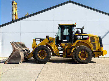 Chargeuse sur pneus CATERPILLAR 950M