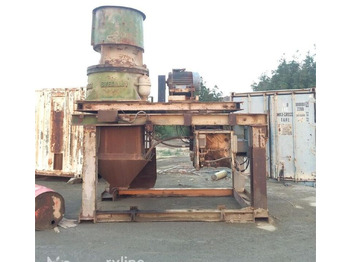 Concasseur à cône DEMAG