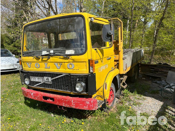 Camion plateau VOLVO