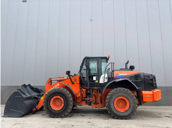 Chargeuse sur pneus HITACHI ZW250