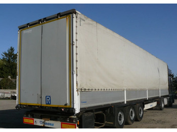 Camion à rideaux coulissants