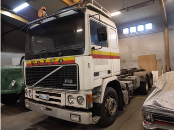 Camion multibenne VOLVO F12