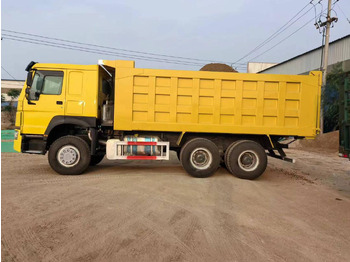 Camion benne SINOTRUK HOWO