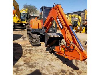 Pelle sur chenille DOOSAN DX60