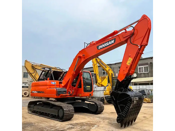 Pelle sur chenille DOOSAN DX225LC