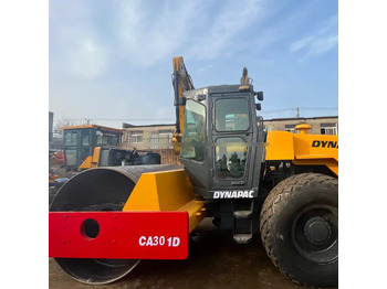 Rouleau compresseur DYNAPAC