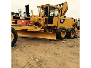 Niveleuse CATERPILLAR 140H