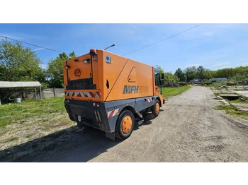 Balayeuse de voirie Mfh 5500 sweeper - with air conditionier: photos 3