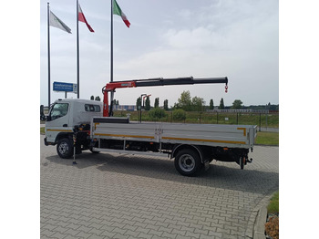 Camion grue FUSO