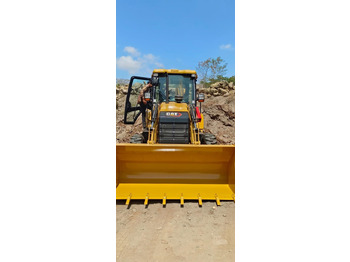 Tractopelle neuf CATERPILLAR 424: photos 4