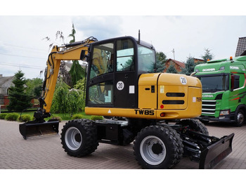 Pelle sur pneus TEREX
