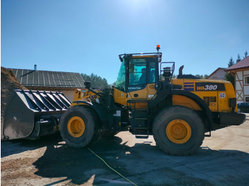 Chargeuse sur pneus KOMATSU WA380