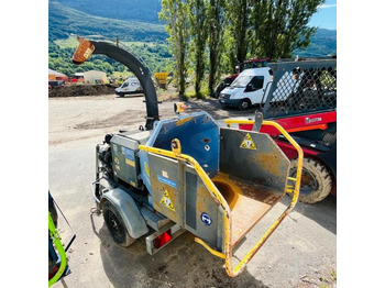 Broyeur de végétaux ISEKI Broyeur de branche: photos 4 Broyeur de végétaux ISEKI Broyeur de branche: photos 4