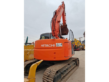 Pelle sur chenille HITACHI ZX135