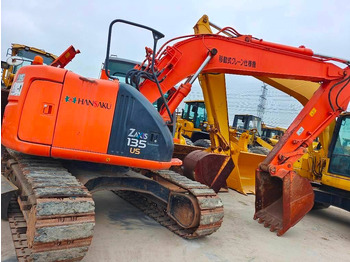 Pelle sur chenille HITACHI ZX135