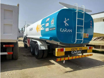 Camion citerne pour transport de carburant Howo 371: photos 2