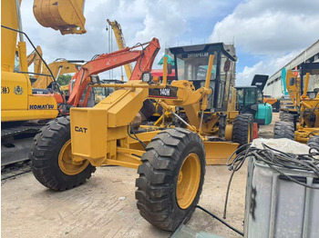 Niveleuse CATERPILLAR 140H