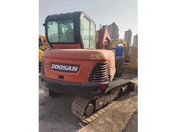 Mini pelle DOOSAN DX60: photos 3